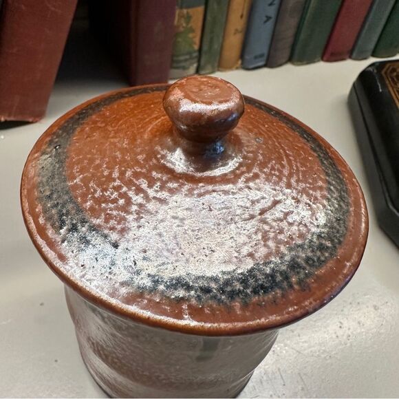 Handcrafted Terry Plasket Ceramic Mug with Lid - Brown and Black dog silhouette - Picture 9 of 12